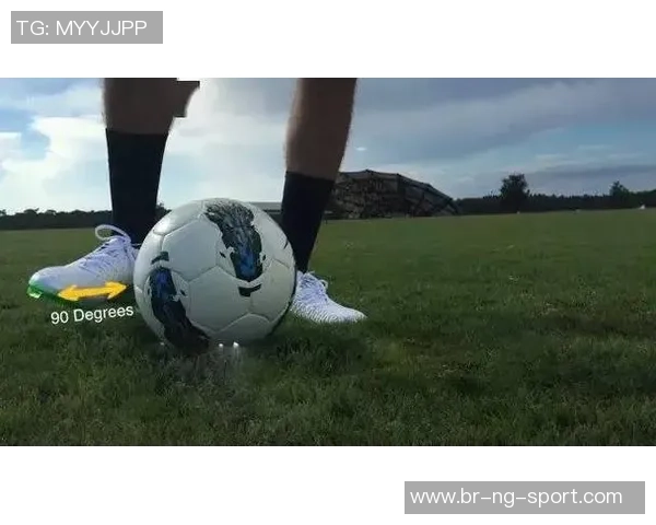 掌握足球内脚背传球技巧提升比赛表现的关键方法与训练建议